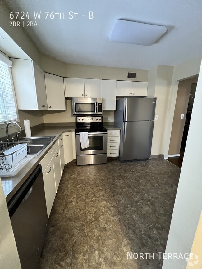 Building Photo - Modern 2BR/2BA Apartment in Overland Park ... Unit B