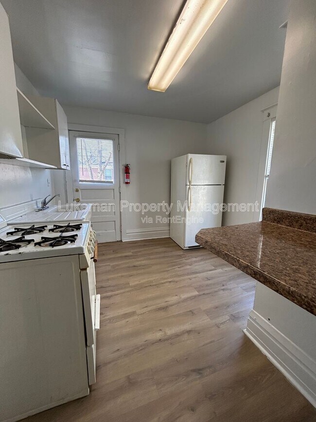 Photo - 1324 S Westnedge Ave Unit 4