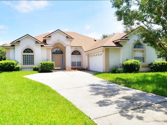 Building Photo - Spacious and Immaculately kept 3/2 on the ... Rental