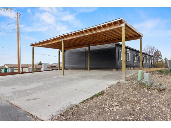 Photo - 1209 Carlyle St