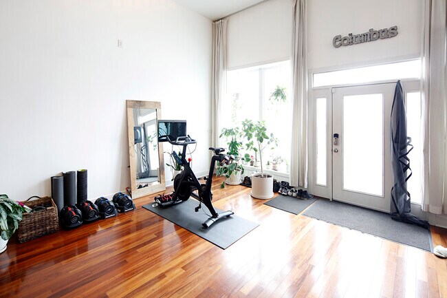 Photo - 1145 Summit St