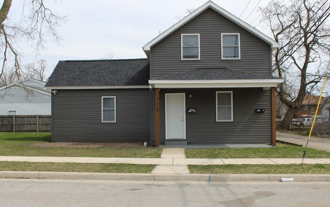 Photo - 712 Elizabeth St