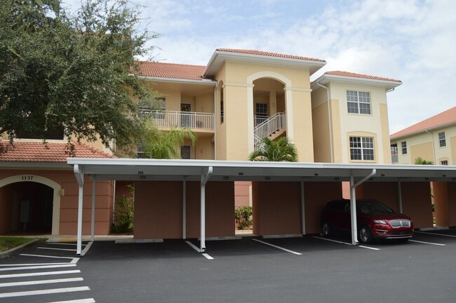 Building Photo - GREAT CONDO IN CAPE CORAL 2+ DEN/2  $1,800!!