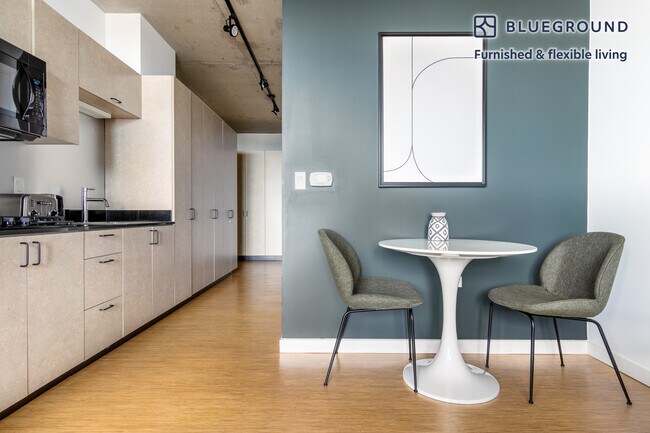 1515 N Fremont St Unit SI FL7-ID305