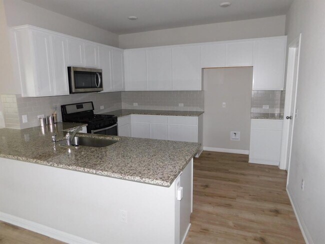 Photo - 104 Royal Palm Way