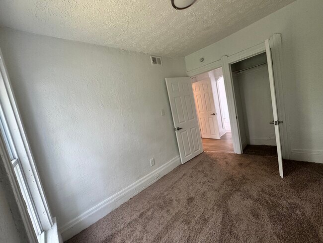 Photo - 2195 E 73rd St Unidad UP