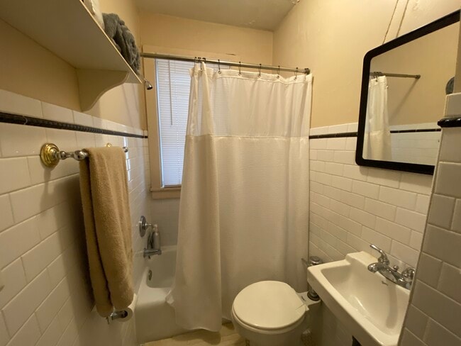 Apt 3 Bathroom