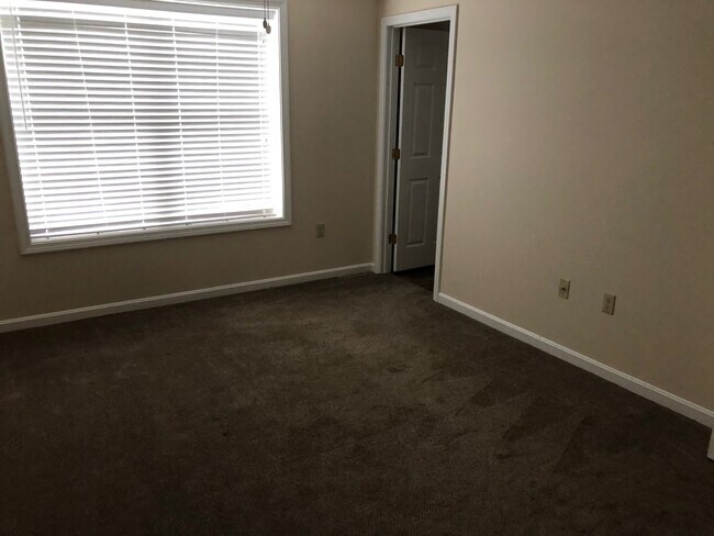 Photo - 33 Rudd Farm Dr Apartamentos Unidad #10 - Second Floor Right