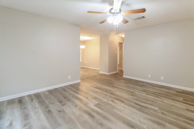 Photo - 3209 Elizabeth Anne Ln