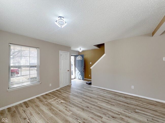 14243 Holly Berry Cir