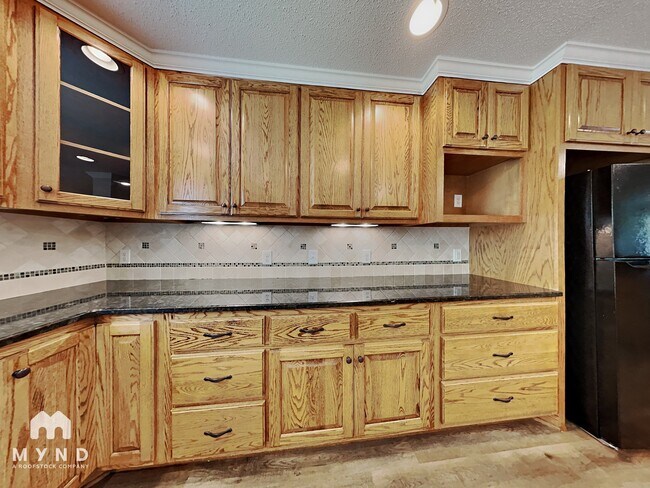2004 Benttree Dr