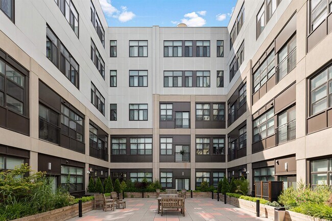 Photo - 136 Oakland Ave Unidad 6J