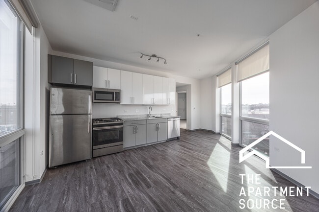 Building Photo - 2340 N California Ave Unit 607