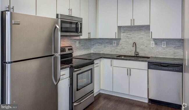 Building Photo - 201 S 25th St Unit 2B-325 Rental