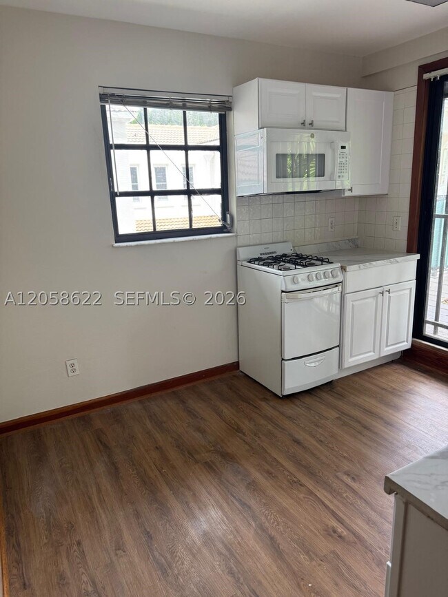 Photo - 2107 Secoffee St Unit 2