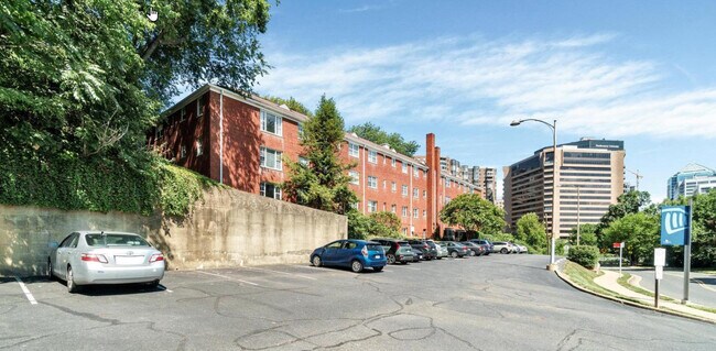 Photo - 1423 N Nash St