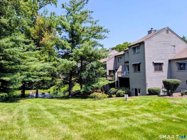 Photo - 6 Ledgewood Dr Unit 6