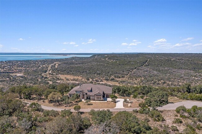 Photo - 235 Chestnut Crossing