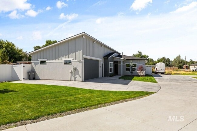 Photo - 10494 W Shields Ave