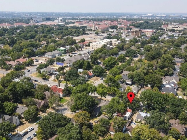 Photo - 2917 Benbrook Blvd