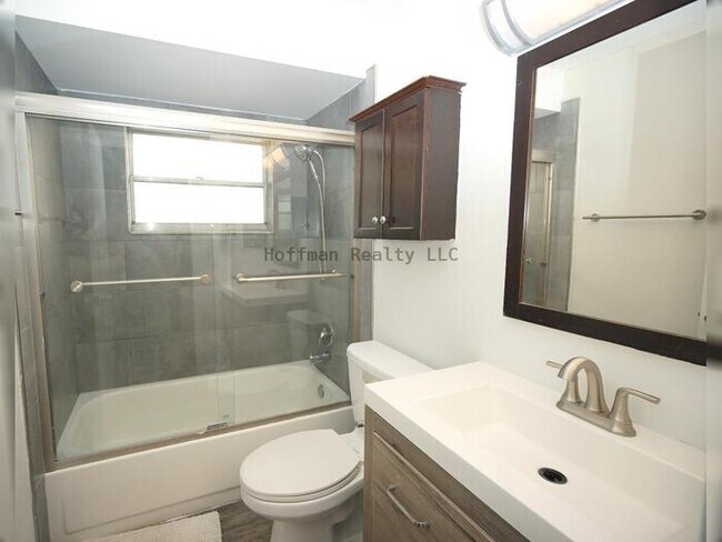 Building Photo - Hyde Park/Soho 2/1 Condo Unit APT C