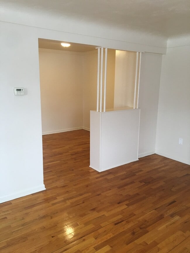 Photo - G 2288 E Hemphill Rd Apt (Range 1 - 4) Unit # 3