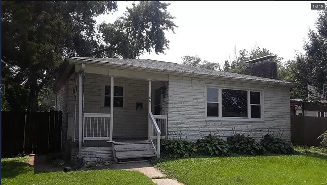 Building Photo - 106 N Long St