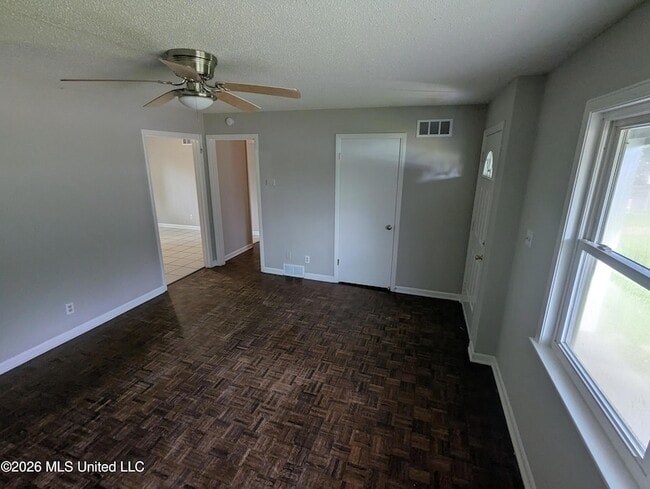 Photo - 1319 Stateline Rd W