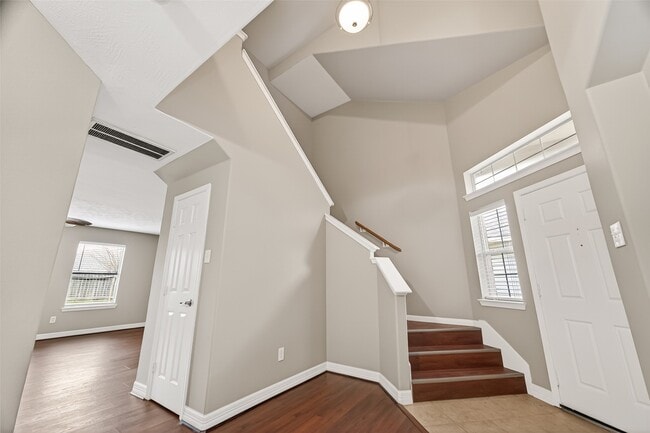 Photo - 1411 Heathcote Ln