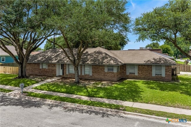 Building Photo - 608 Rosewood Dr