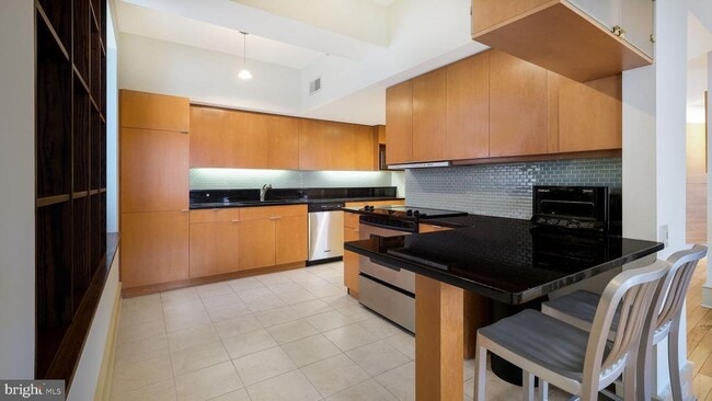 Photo - 1737 Chestnut St Unidad 701