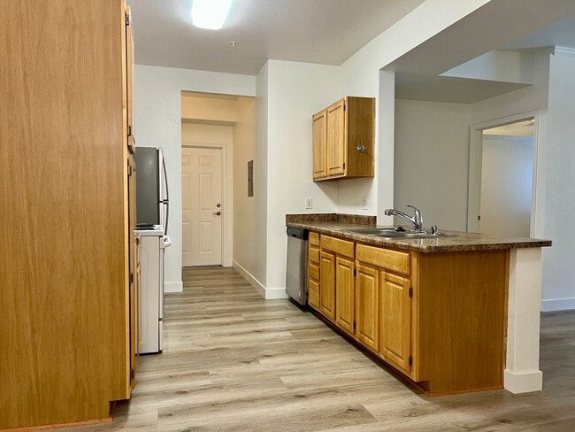 Photo - Great Condo in Roseville Unit 2313 - 501 Gibson #2313