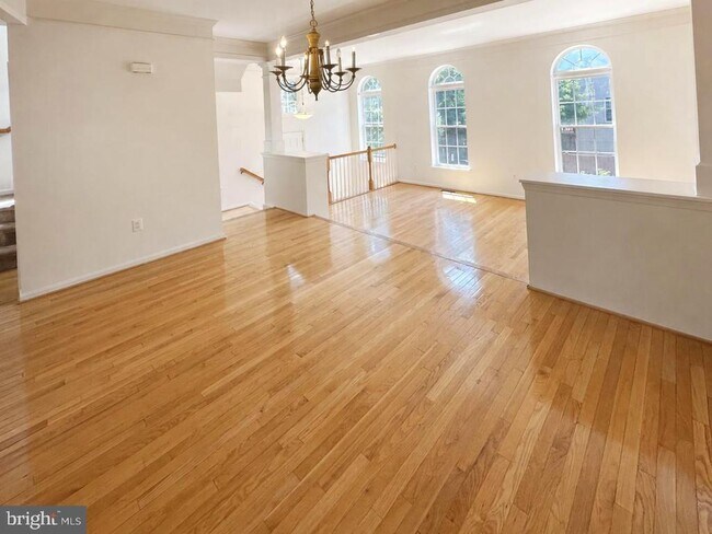 Photo - 8646 Royal Worcester Ln