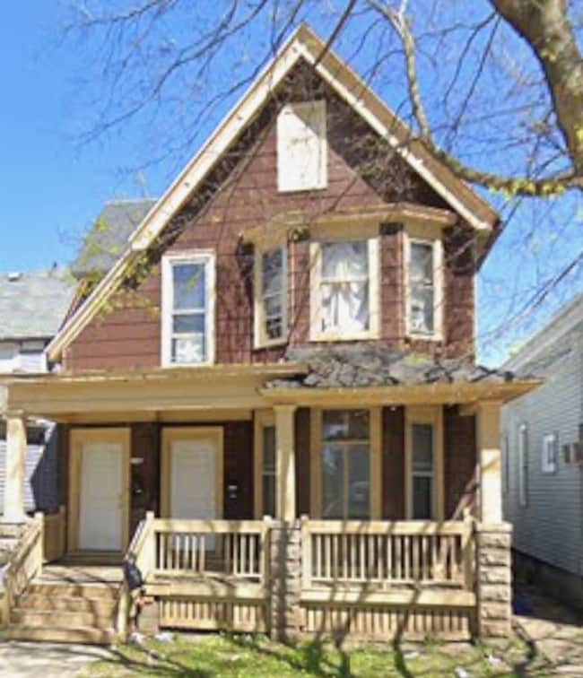 Photo - Get $300 off your first month’s rent– Ready for Move-In!