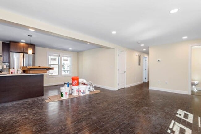 Photo - TUFTS 5 bed 5.5 bath - Available 6/1