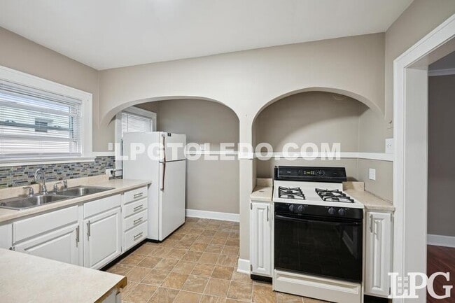 2030 Wyndhurst Rd