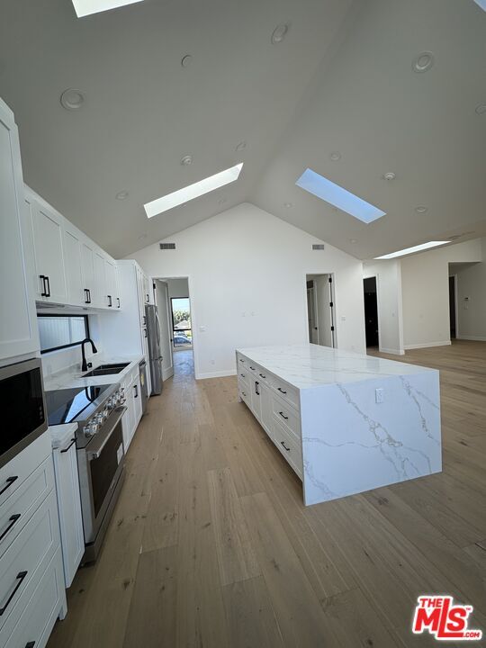 Photo - 8320 Loyola Blvd