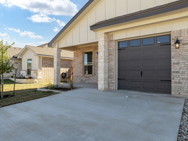 Photo - 5110 Rose Gdn Lp