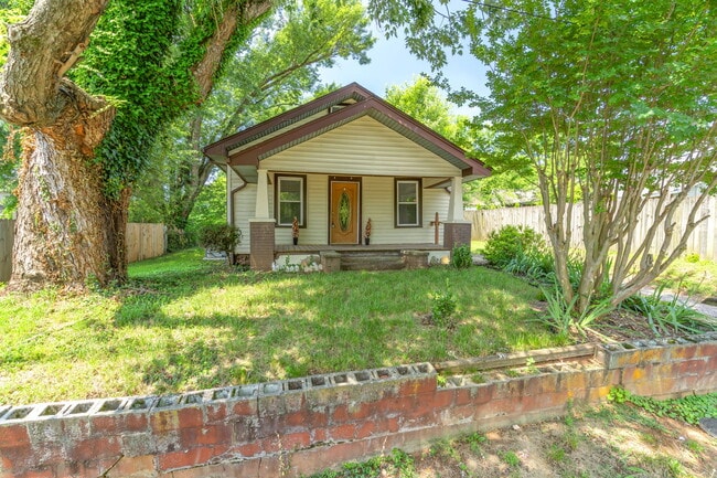 Photo - 1811 Fleming St