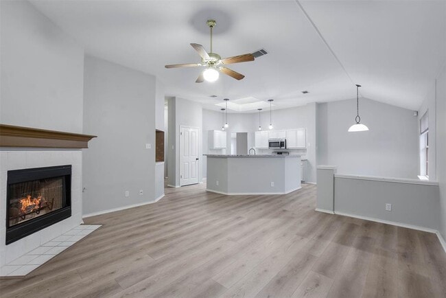 Building Photo - 1810 Coral Dr Rental