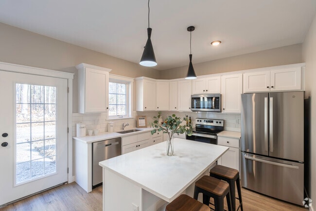 28 Cottage Lane : 2BR 1.5BA, Kitchen - MCO Lancaster Cottages