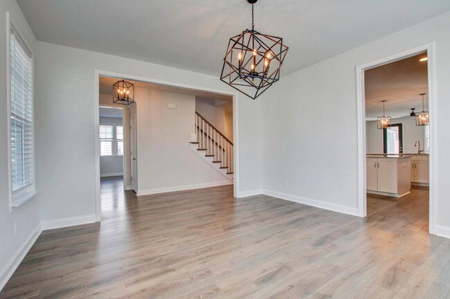 Photo - 612 Heartwood Ln