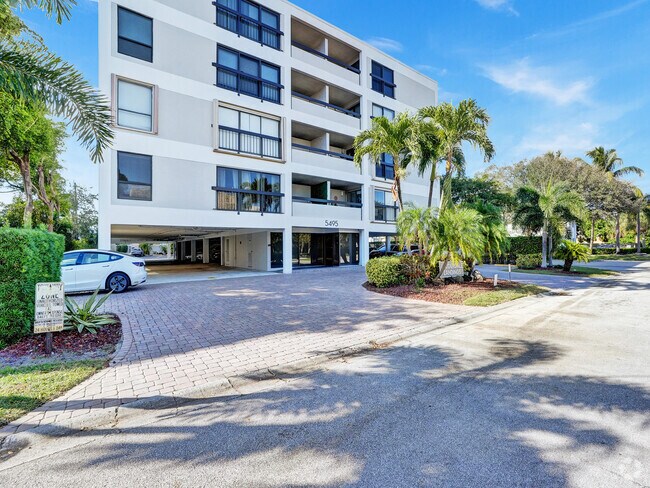 Building Photo - 5495 NE 25th Ave Unit 304 Rental
