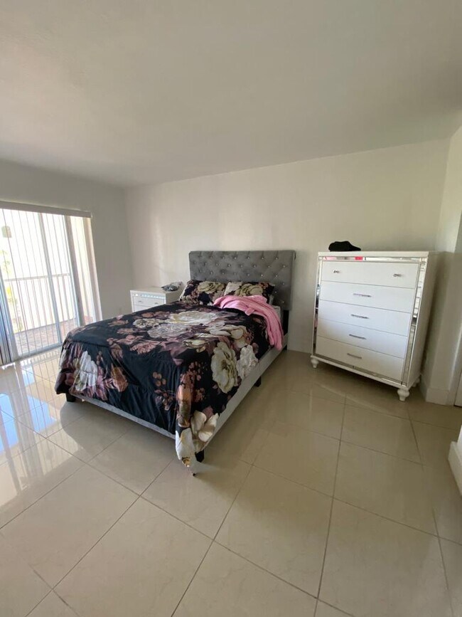 Photo - 1450 NE 191st St Unit 404