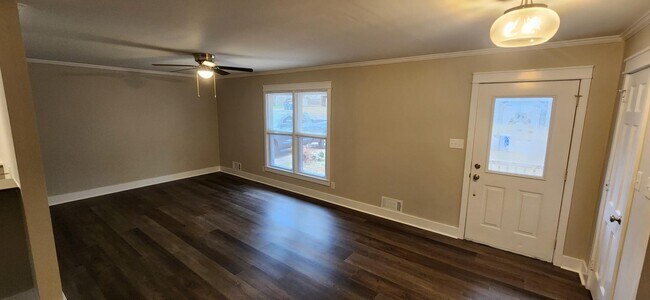 Photo - 403 Leola Dr