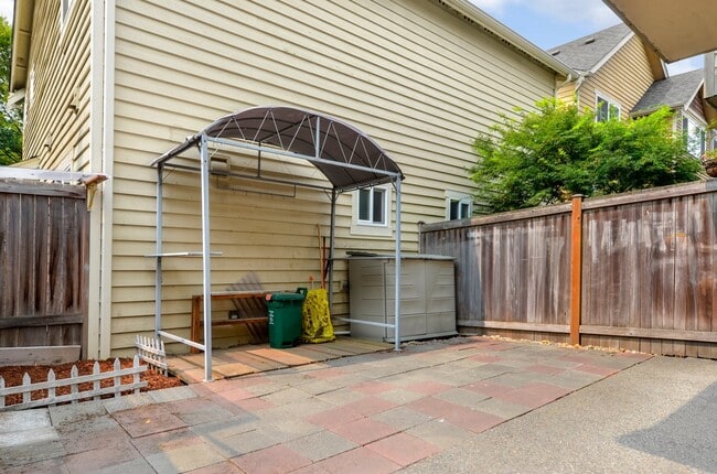 Photo - Updated Townhouse Near Fauntleroy Park with Private Suites and Parking