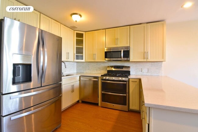 Photo - 336 Howe Ave