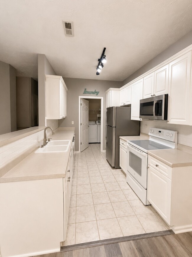 Photo - 3930 Bardstown Ct Unit 103