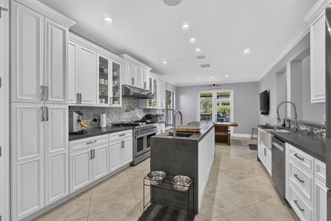 Photo - 17394 Orange Blvd