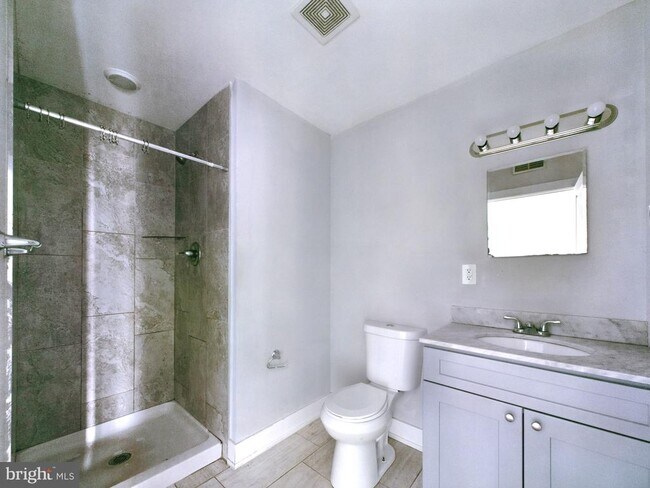 Photo - 3100-02 Spring Garden St Unit 3W